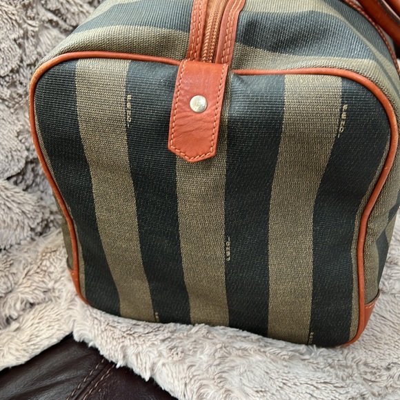 FENDI PEQUON DUFFLE BAG 40cm in excellent condition - Picture 6 of 17